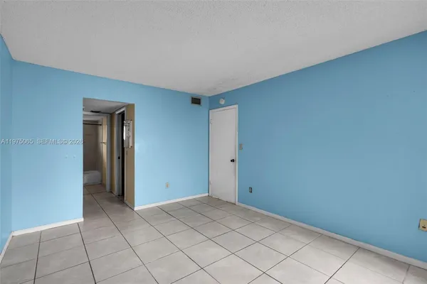$189,000 | 8615 Northwest 8th Street, Unit 421, Miami, FL 33126