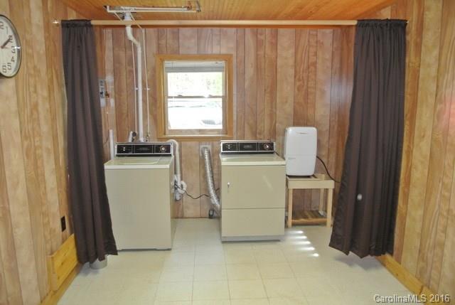 209 Oak Ridge Road Hendersonville, NC 28792 - Photo 17 of 24 Gallery Image 17
