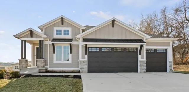 $633,800 | 2233 Southwest Crown Drive, Lee's Summit, MO 64082