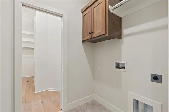 $633,800 | 2233 Southwest Crown Drive, Lee's Summit, MO 64082