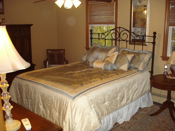 13 Circuit Road Dedham, MA 02026 - Photo 17 of 26 Gallery Image 17