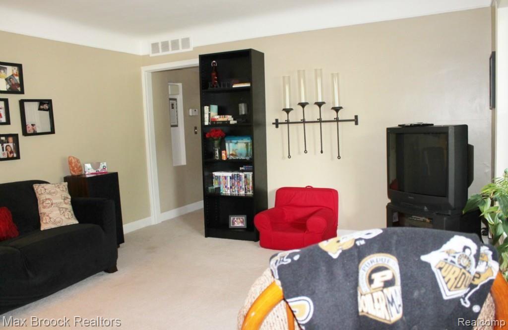 4024 West Webster Road Royal Oak, MI 48073 - Photo 15 of 30 IMG_4768.jpg