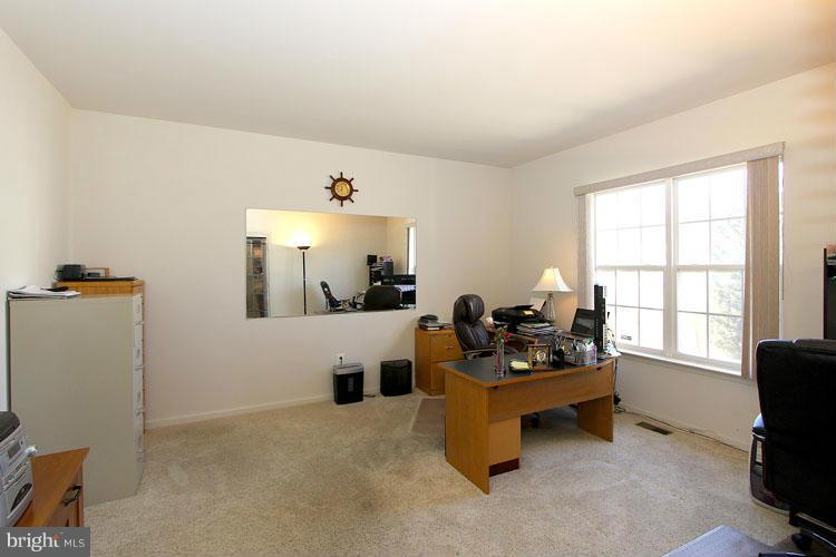 18416 Beechnut Way Boyds, MD 20841 - Photo 11 of 25 Interior (General)