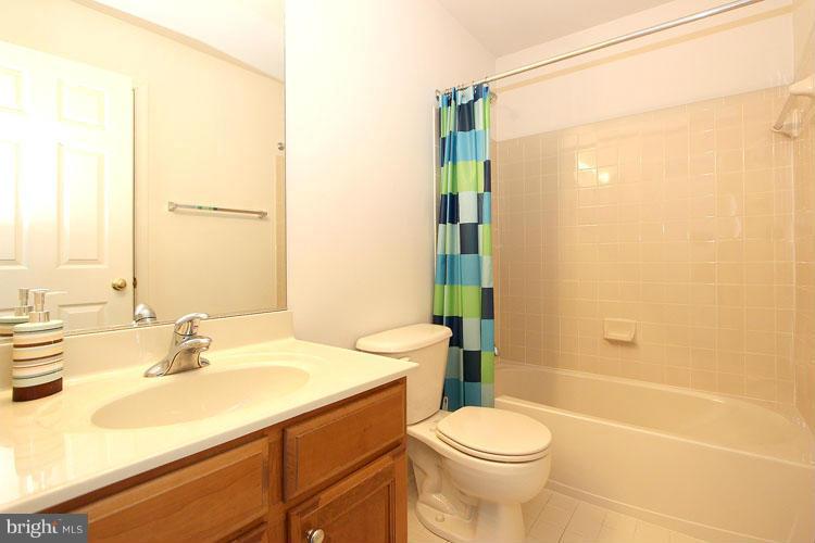 18416 Beechnut Way Boyds, MD 20841 - Photo 16 of 25 Bath