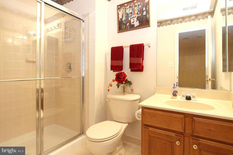 18416 Beechnut Way Boyds, MD 20841 - Photo 23 of 25 Bath