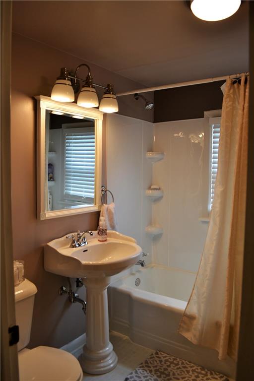 1515 Butler Road Worthington, PA 16262 - Photo 23 of 25 The second floor bedrooms share a full updated bathroom.