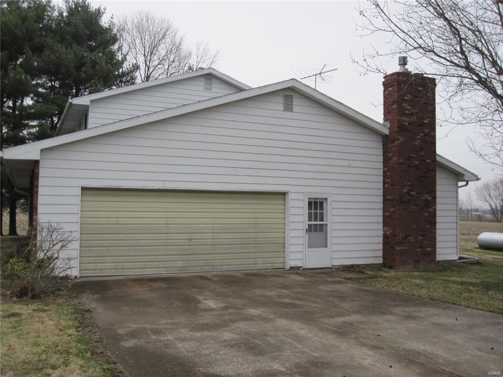 26365 Cemetery Road Jerseyville, IL 62052 - Photo 11 of 13 Gallery Image 11