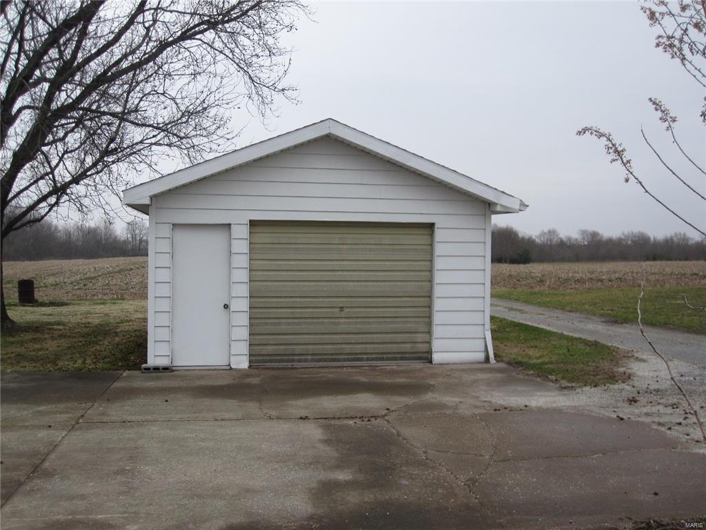 26365 Cemetery Road Jerseyville, IL 62052 - Photo 12 of 13 Gallery Image 12