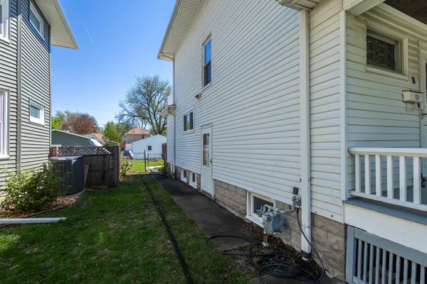 $179,000 | 2036 13th Street, Moline, IL 61265
