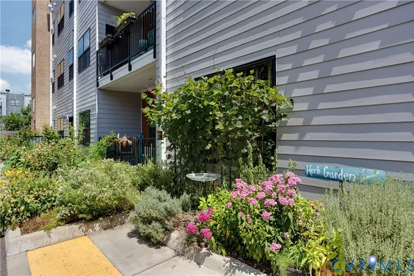 $390,000 | 901 Porter Street, Unit U104, Richmond, VA 23224