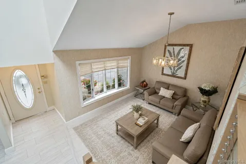 $899,999 | 939 Manor Lane, Bay Shore, NY 11706