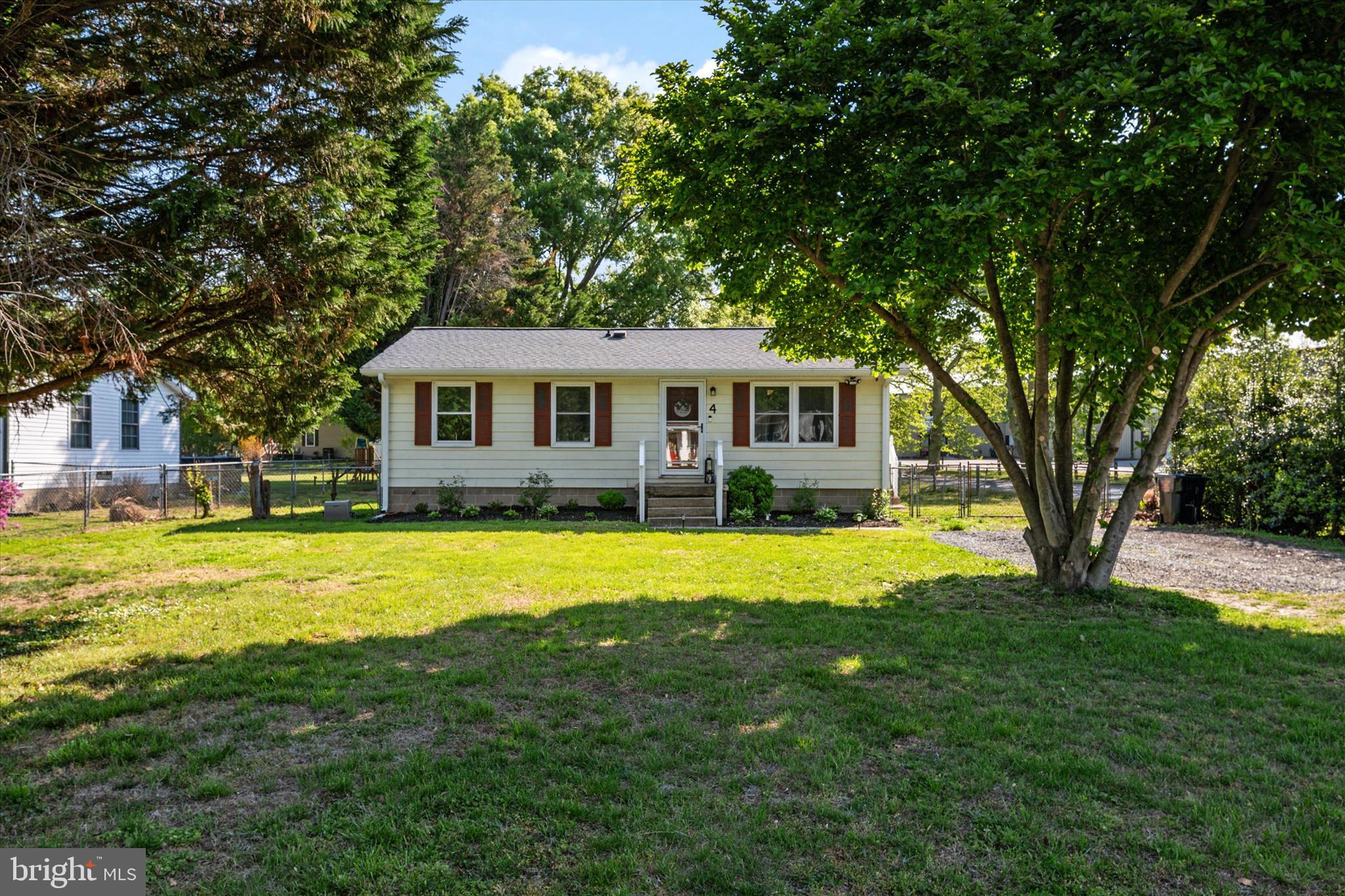 Welcome to 4 N Maple Ave!