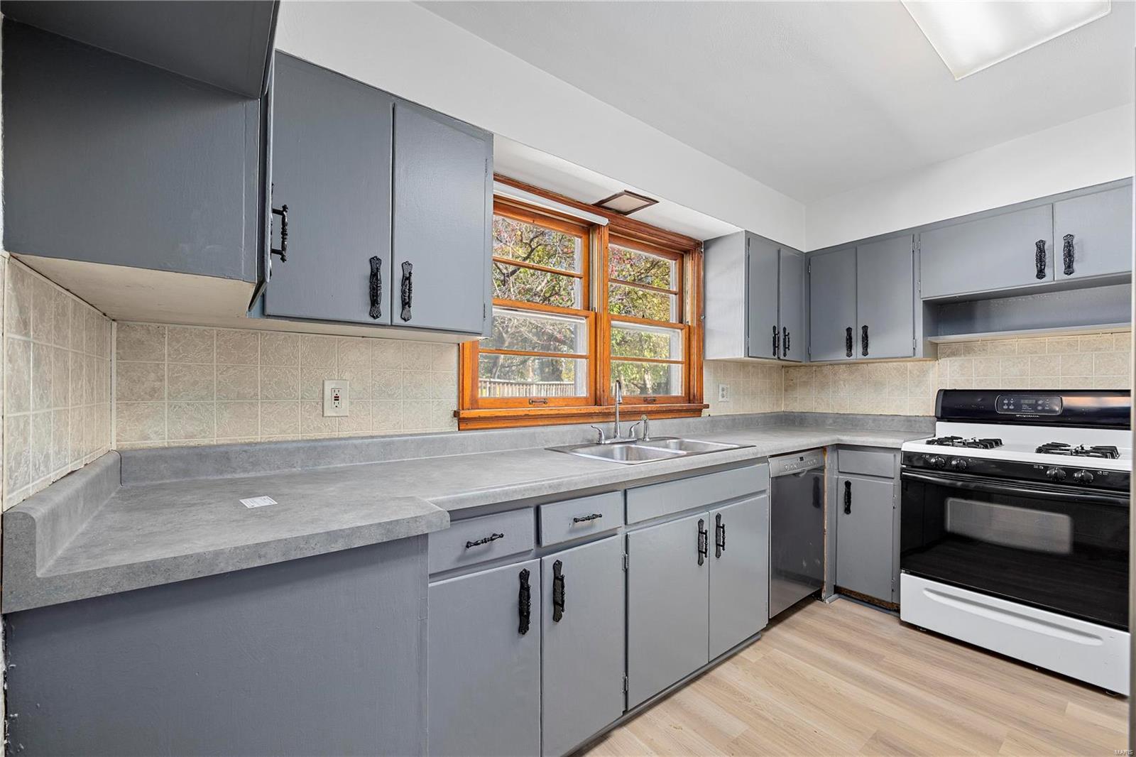 3516 Edmundson Road St. Louis, MO 63114 - Photo 6 of 30 Gallery Image 6