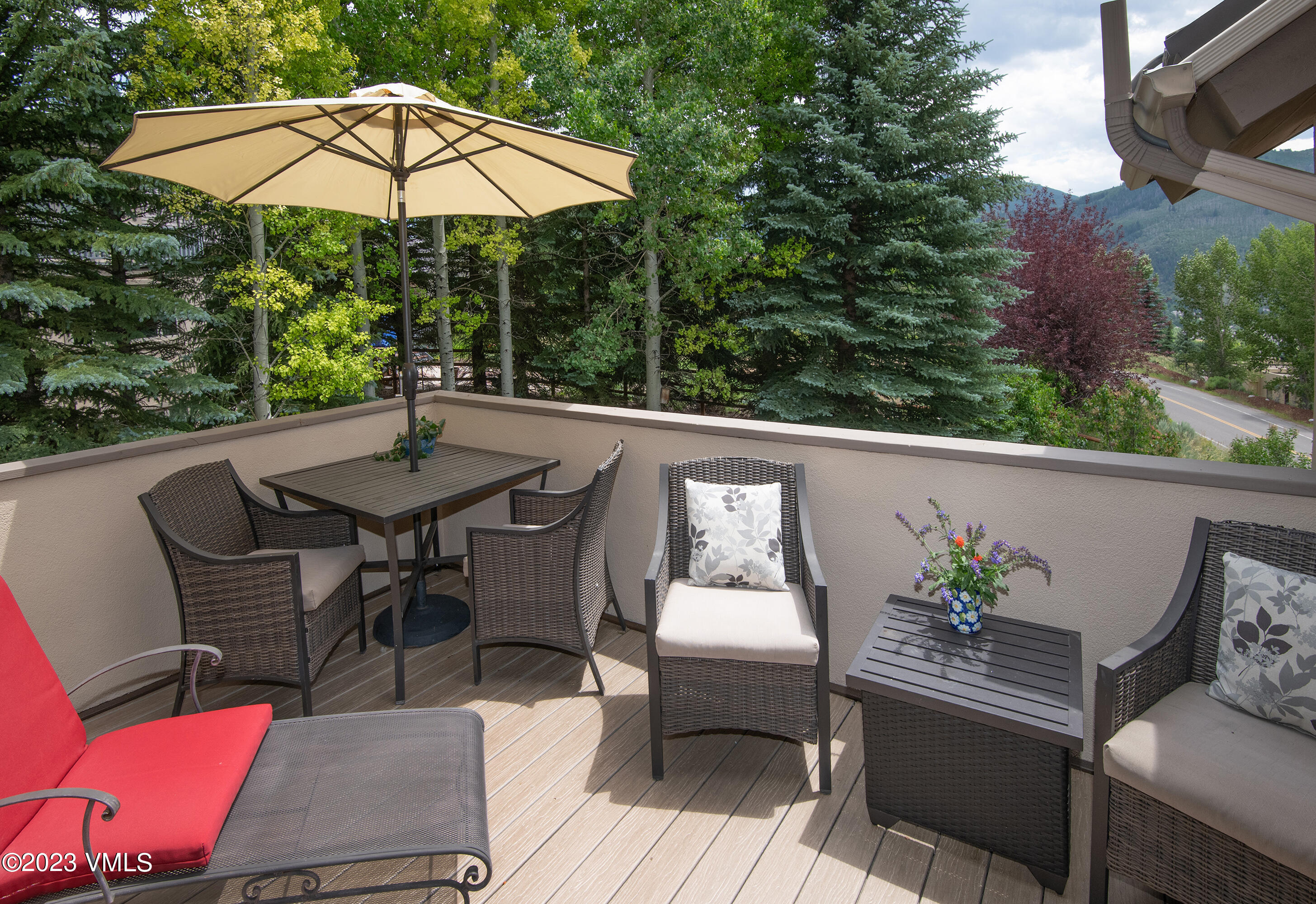 1471 Singletree Road Edwards, CO 81632 - Photo 47 of 47 a view of chair and tables