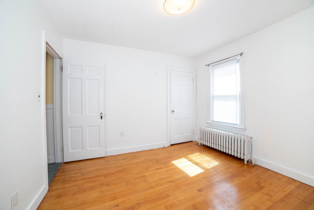 25 Dixfield Road Worcester, MA 01606 - Photo 17 of 26
