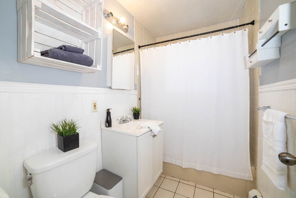 25 Dixfield Road Worcester, MA 01606 - Photo 19 of 26