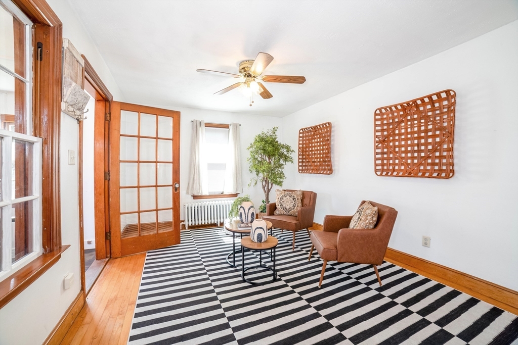 25 Dixfield Road Worcester, MA 01606 - Photo 4 of 26