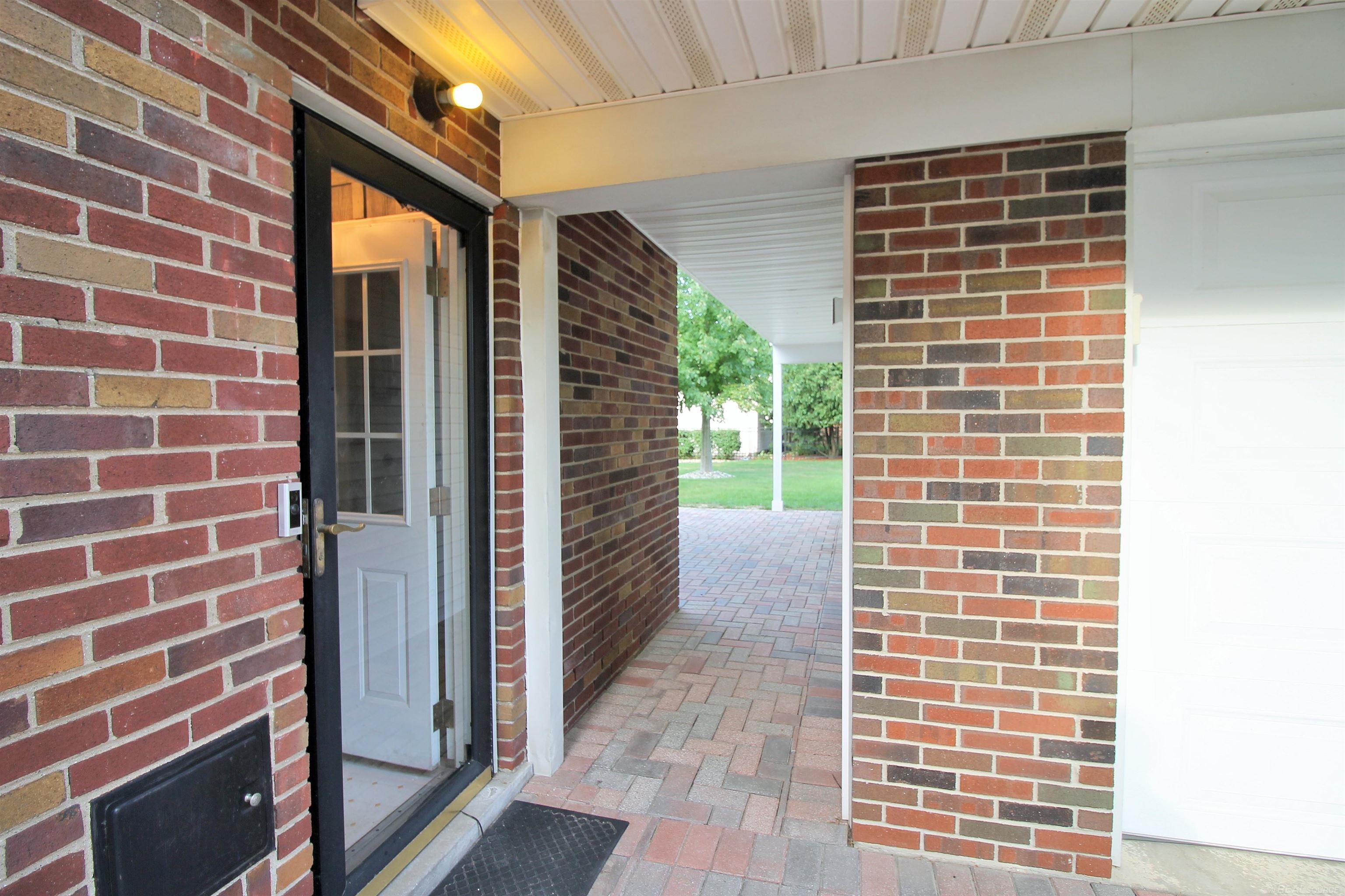 1018 Nottingham Road Grosse Pointe, MI 48230 - Photo 38 of 59 50088890-37.JPG