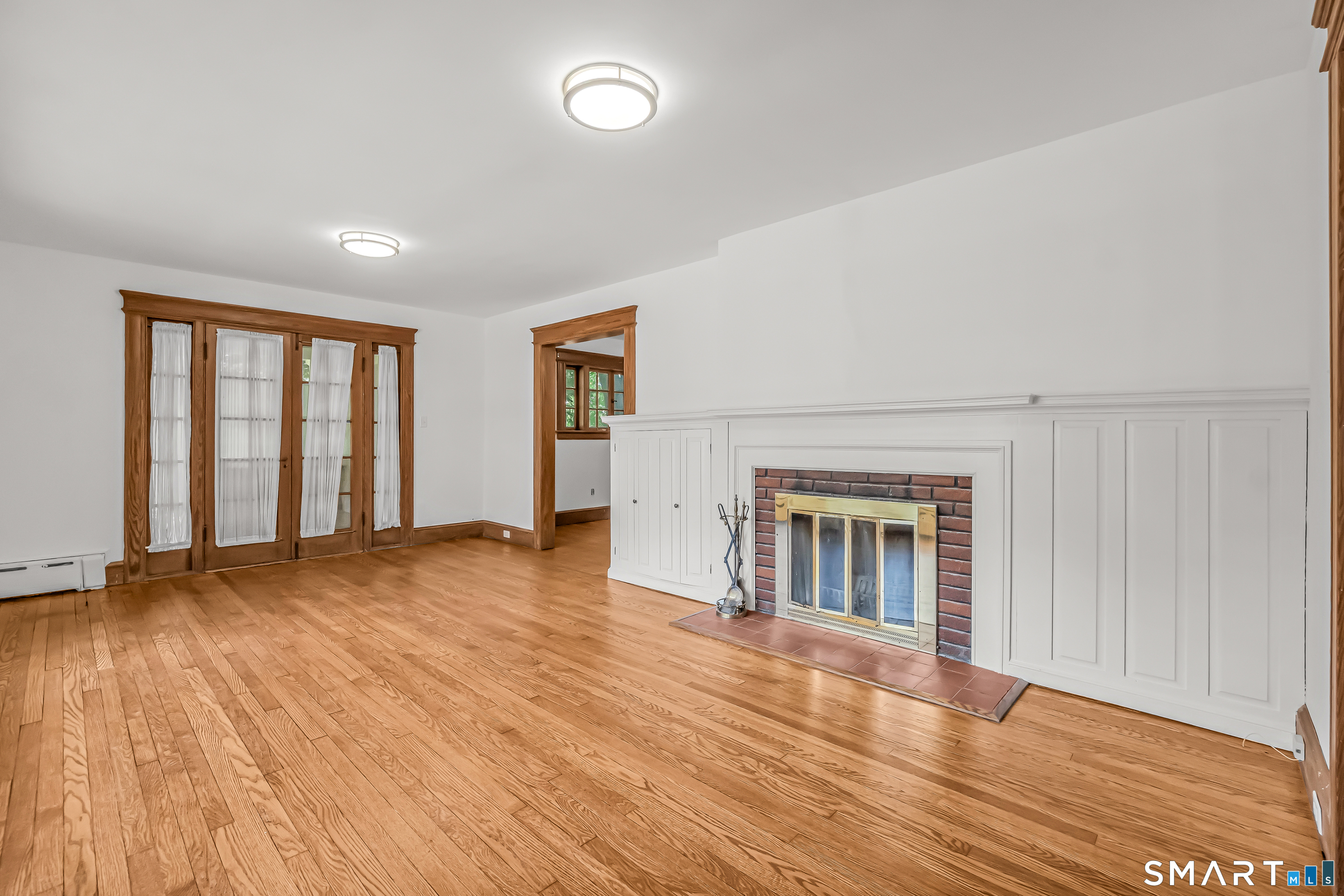 88 Coniston Avenue Waterbury, CT 06708 - Photo 3 of 39