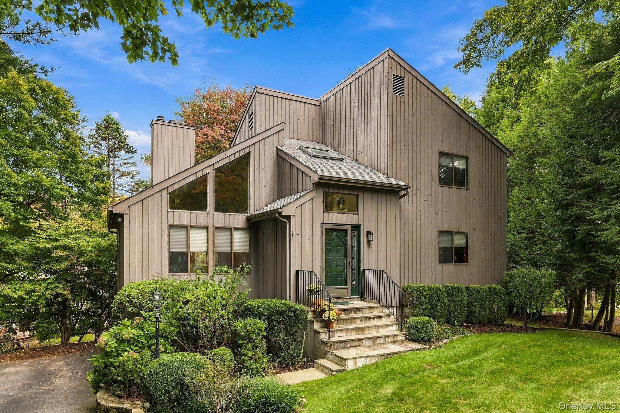 92 Mitchell Road Somers, NY 10589 - Photo 2 of 46 Gallery Image 2