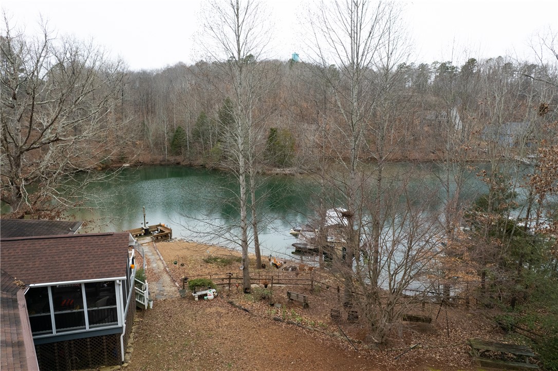 518 Inlet Drive Seneca, SC 29672 - Photo 3 of 48 Fixed deck/dock on left, floating dock on right.