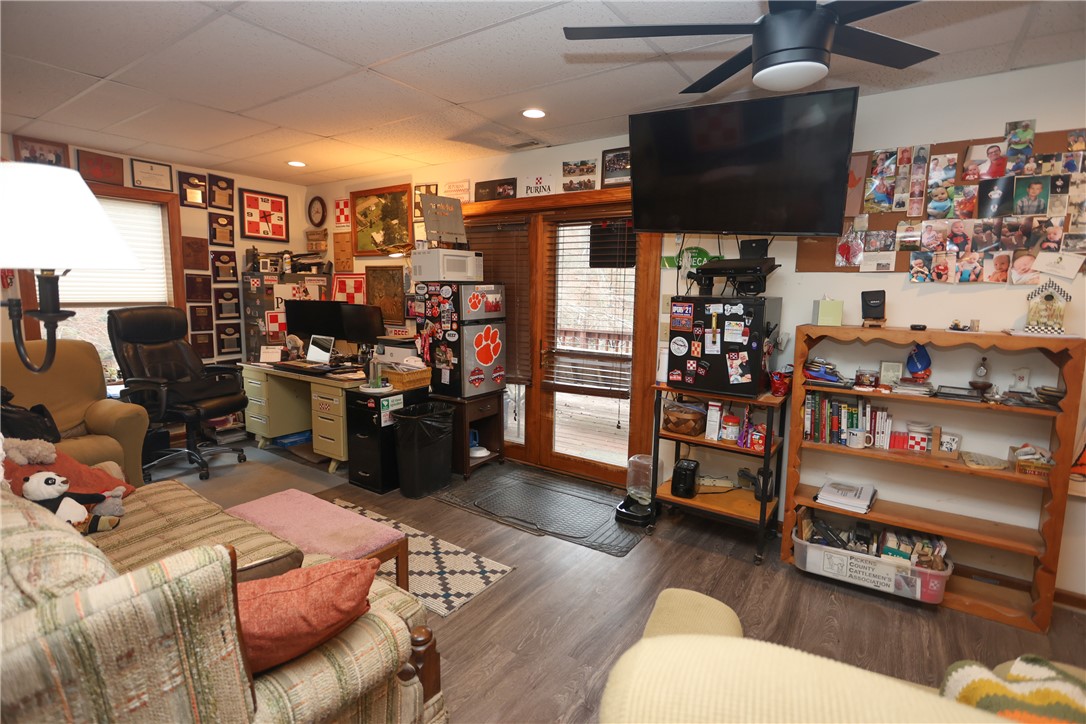 518 Inlet Drive Seneca, SC 29672 - Photo 31 of 48 Basement Bedroom 1