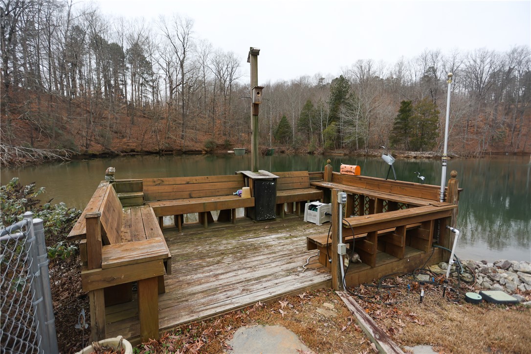 518 Inlet Drive Seneca, SC 29672 - Photo 37 of 48 Deck by the water / fixed dock.
