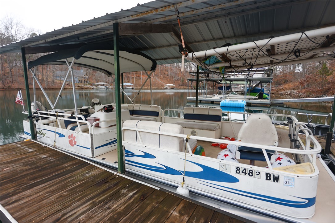 518 Inlet Drive Seneca, SC 29672 - Photo 40 of 48 2006 24' Bentley Pontoon with 2024 115HP Motor.