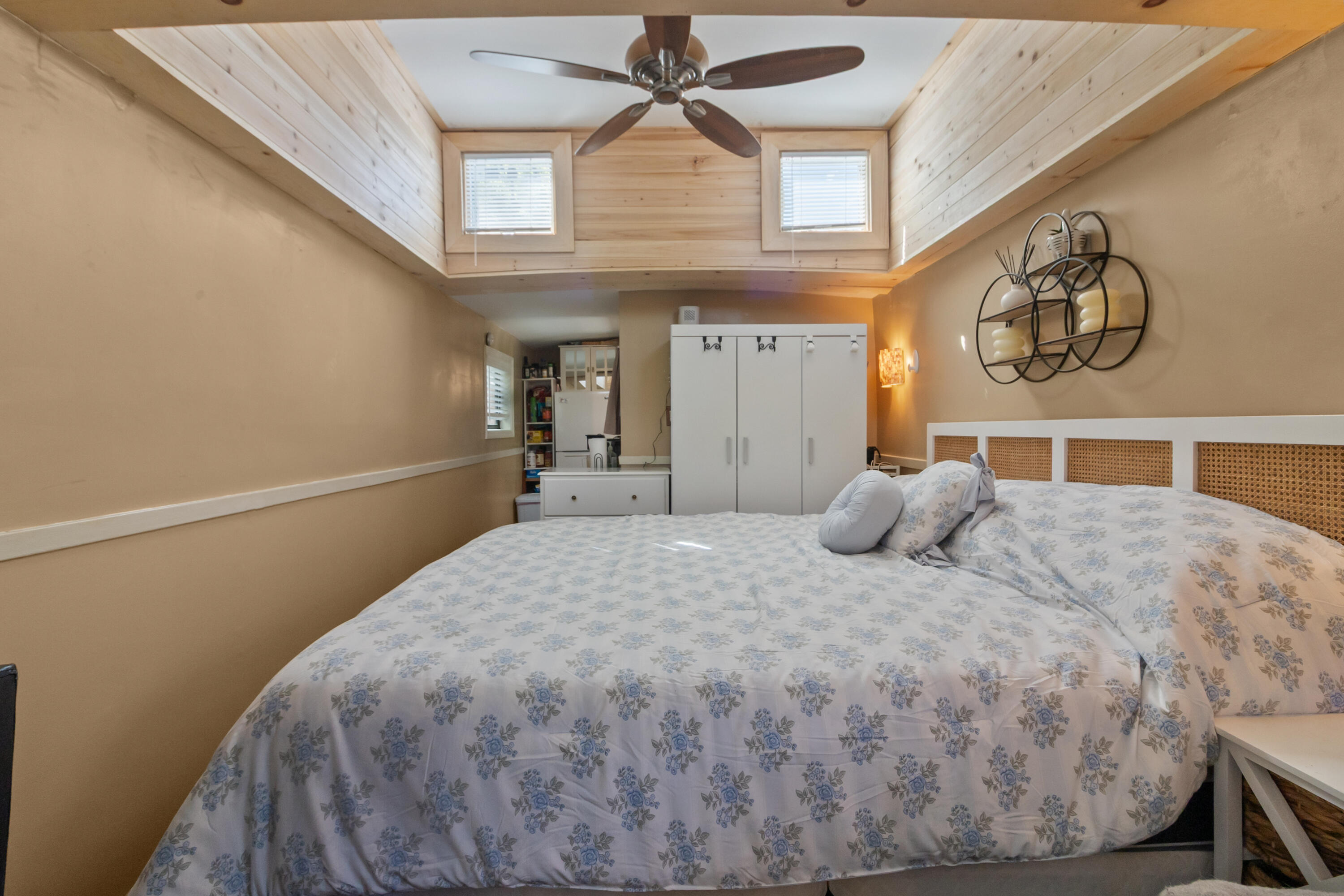 301 East Townline Road, Unit 3 Lake Geneva, WI 53147 - Photo 15 of 35 California king bed