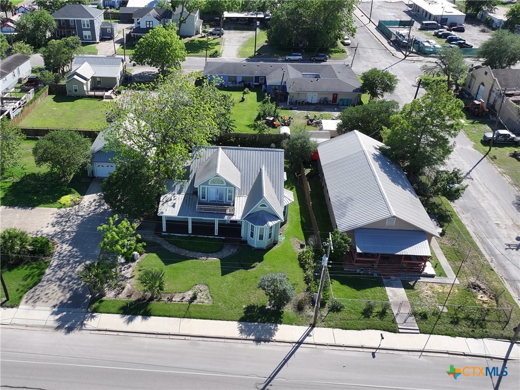 207 South Commerce Street Port Lavaca, TX 77979 - Photo 2 of 39