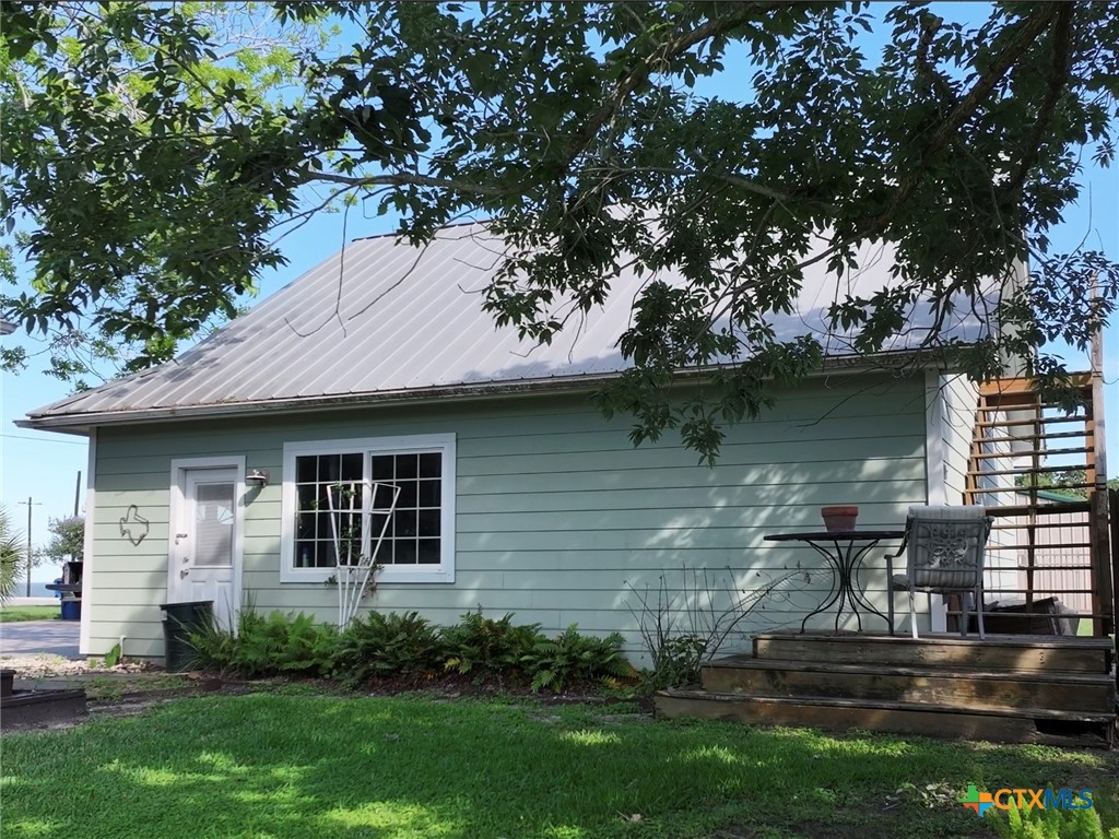 207 South Commerce Street Port Lavaca, TX 77979 - Photo 8 of 39