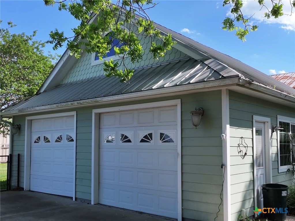 207 South Commerce Street Port Lavaca, TX 77979 - Photo 10 of 39