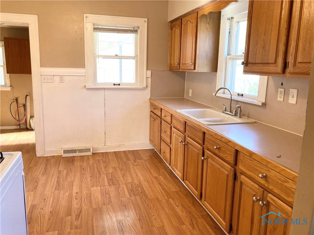 251 Rochelle Road Toledo, OH 43615 - Photo 12 of 26 Gallery Image 12