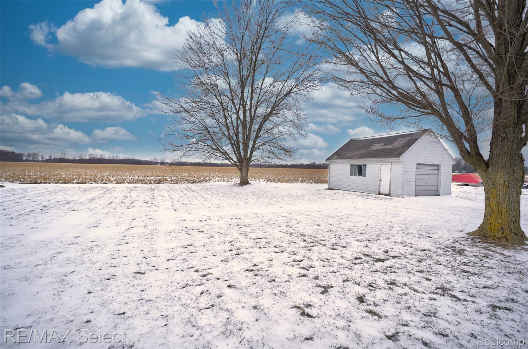 1351 North Seymour Road Flushing, MI 48433 - Photo 34 of 36 1351 N Seymour Road 08.jpg