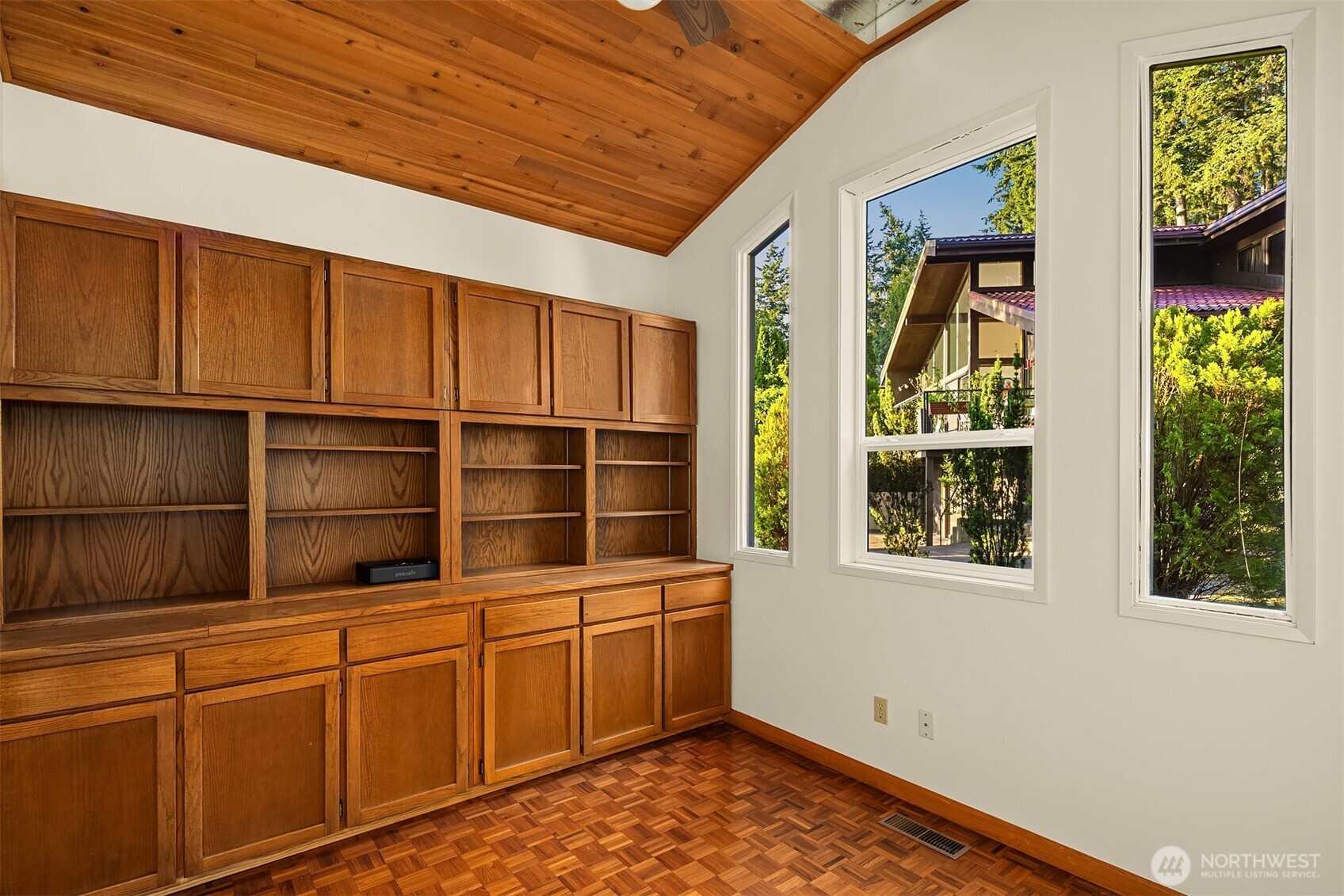 7016 165th Place Southwest Edmonds, WA 98026 - Photo 18 of 39