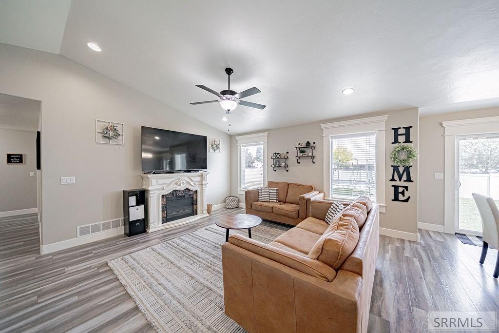 3030 North Waverly Road Idaho Falls, ID 83401 - Photo 7 of 32