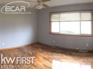 1135 West Vienna Road Clio, MI 48420 - Photo 9 of 14 21287370-9.JPG