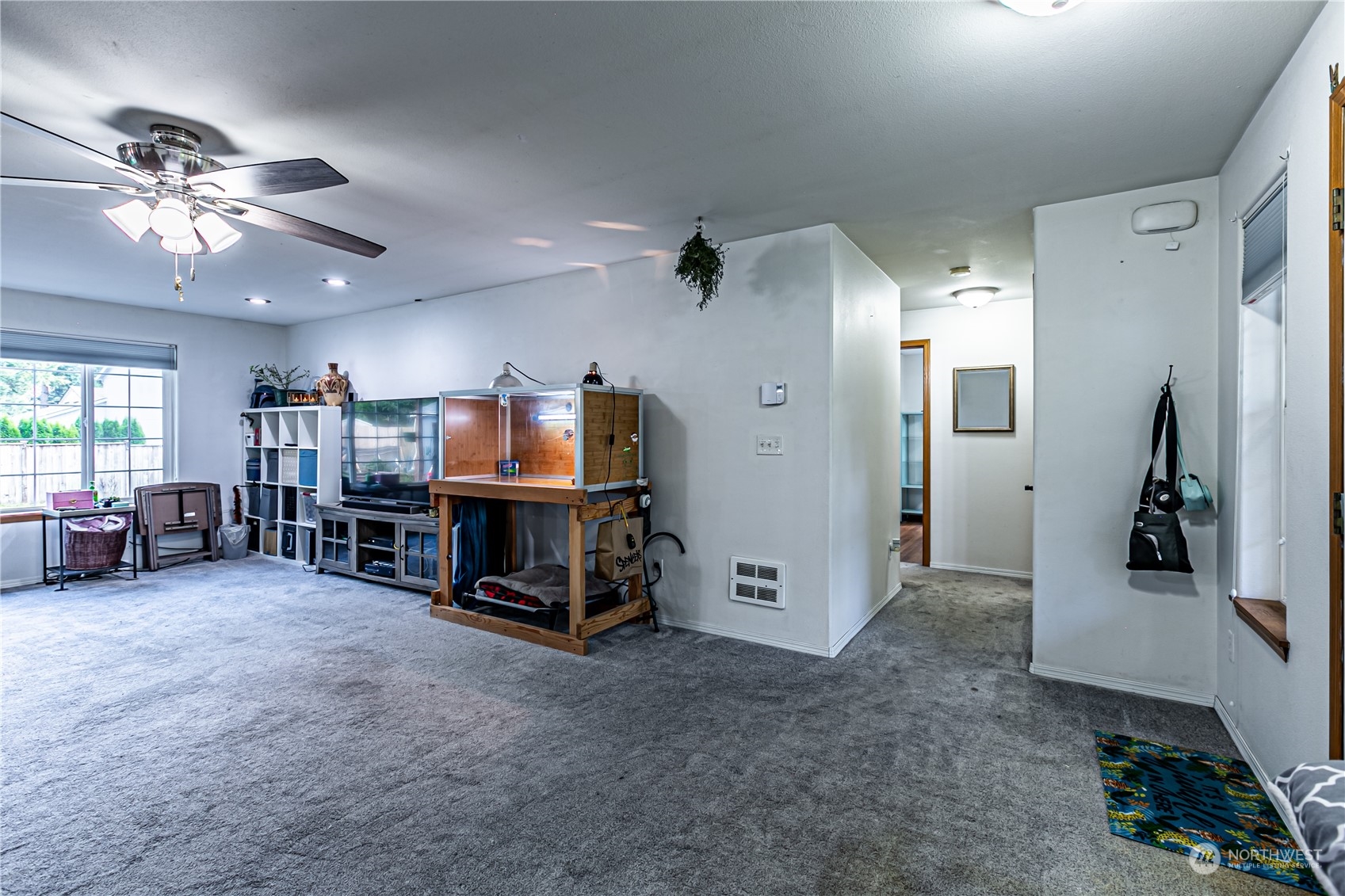 604 Nieland Loop Southeast Rainier, WA 98576 - Photo 11 of 37