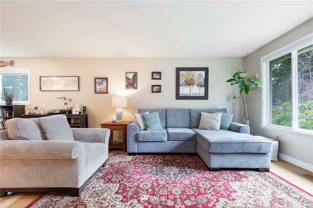 15511 Cascadian Way Bothell, WA 98012 - Photo 5 of 29 Gallery Image 5
