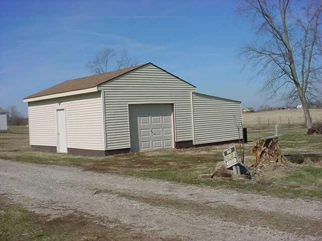 7942 East Blue Ridge Road Shelbyville, IN 46176 - Photo 3 of 8