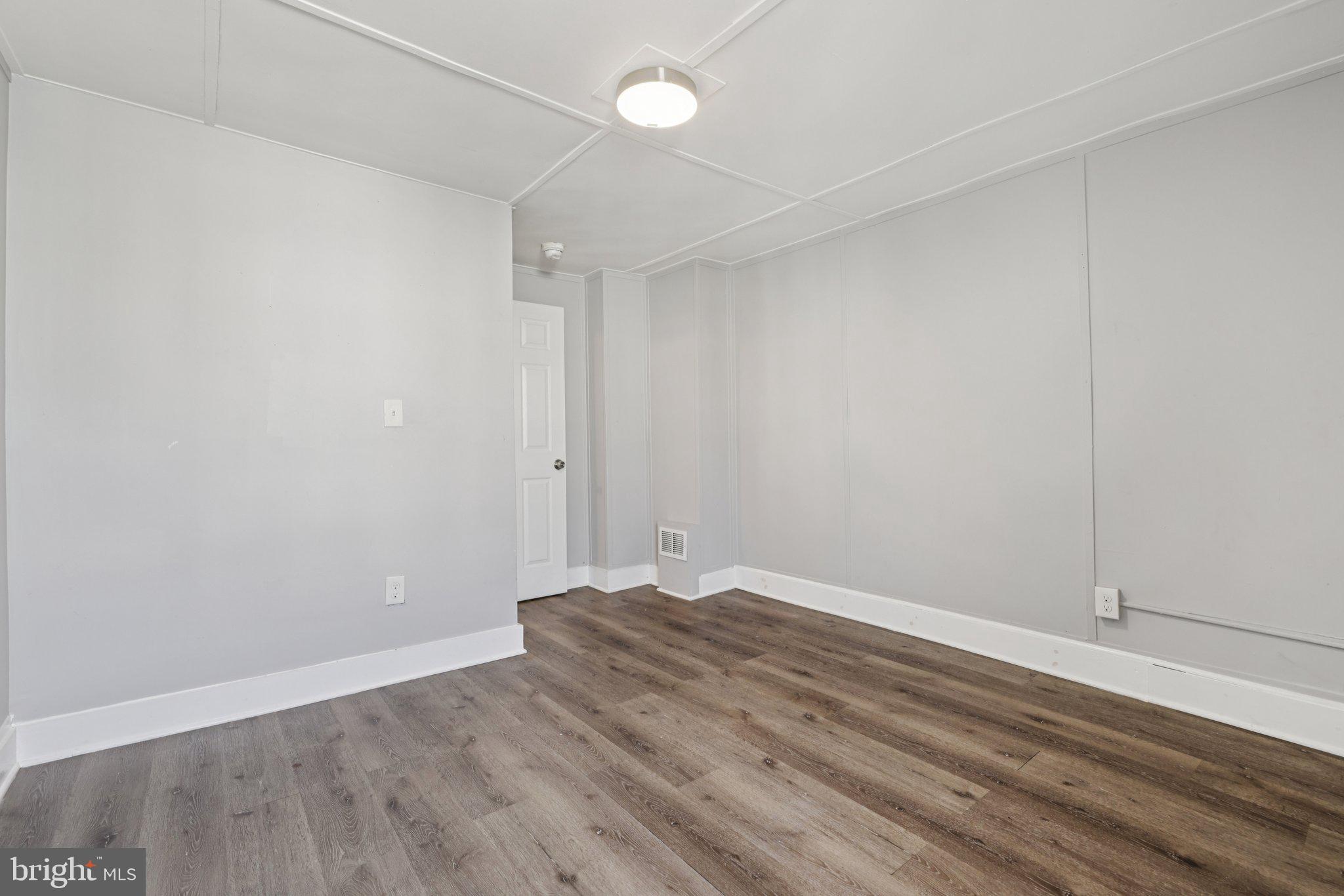 816 North Port Street Baltimore, MD 21205 - Photo 12 of 24