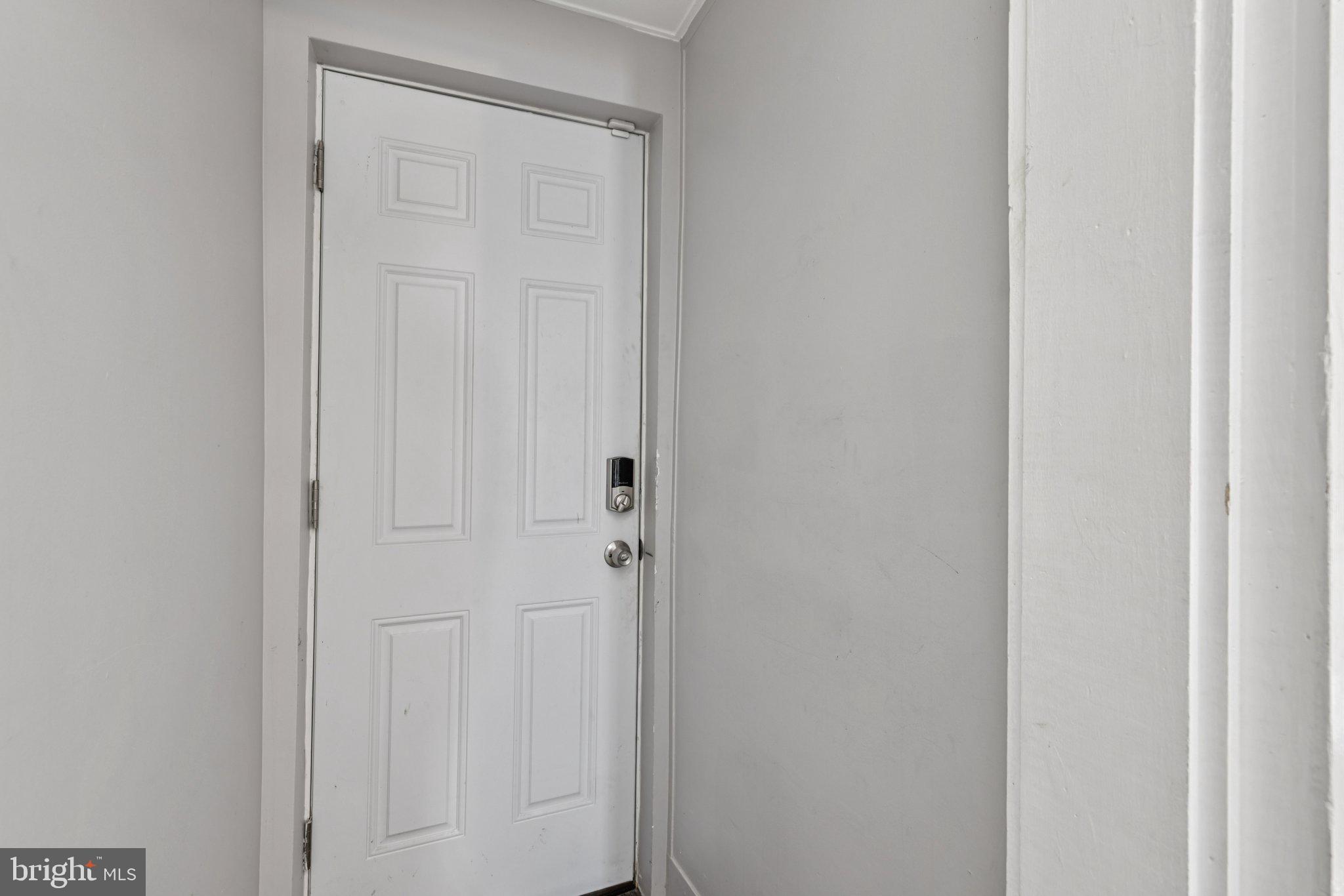 816 North Port Street Baltimore, MD 21205 - Photo 18 of 24