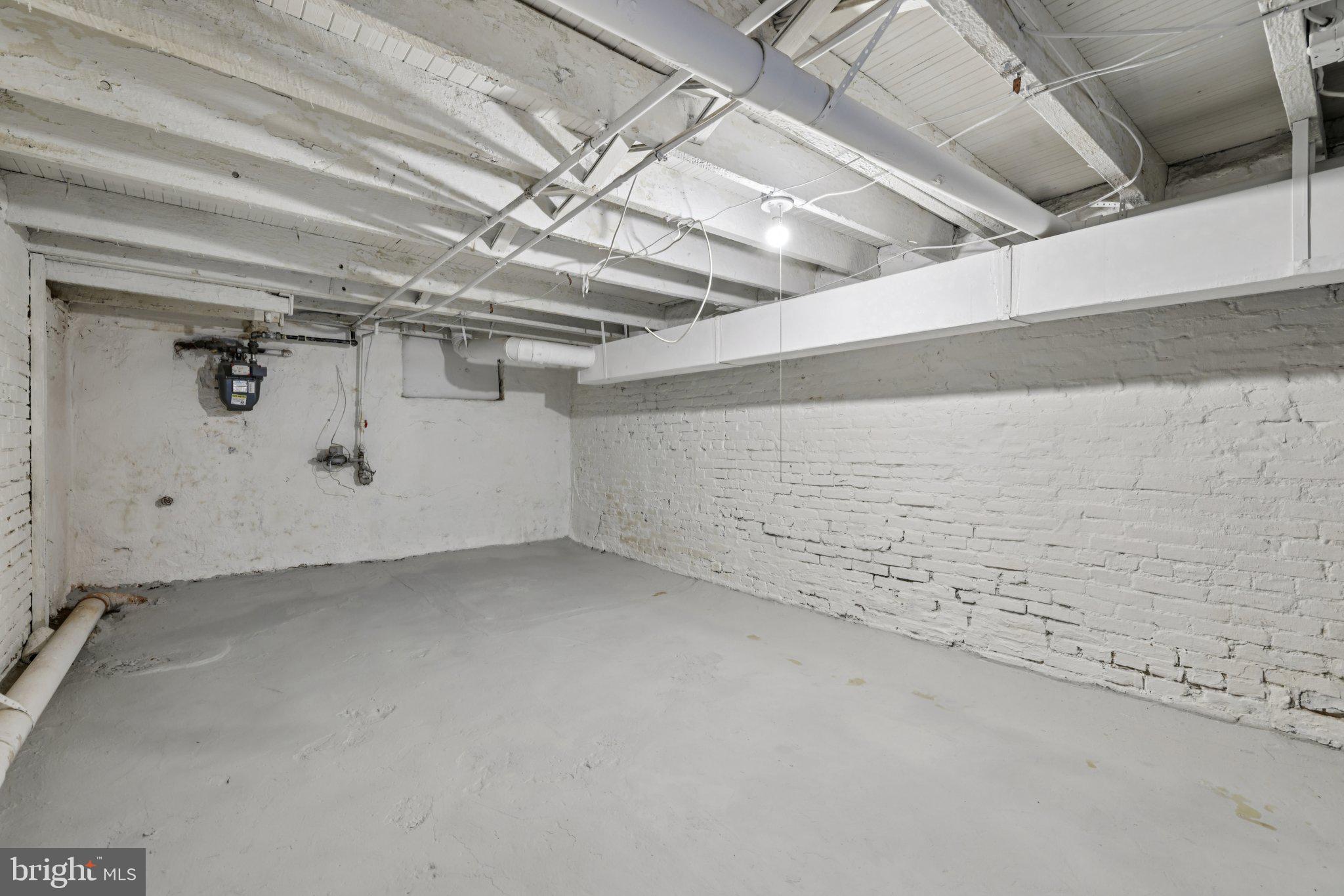 816 North Port Street Baltimore, MD 21205 - Photo 20 of 24