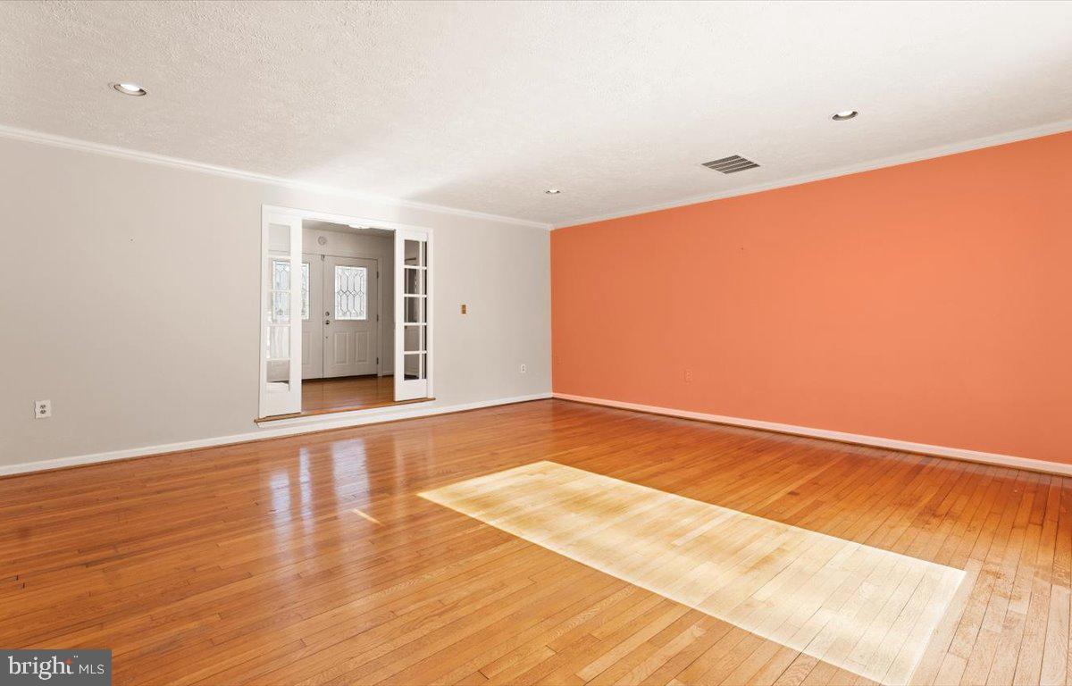 12620 Kahns Road Manassas, VA 20112 - Photo 17 of 68 Formal living room