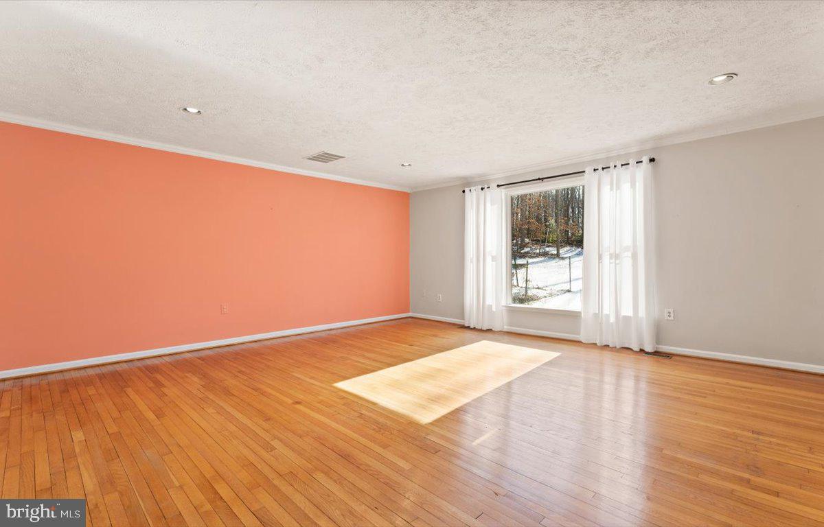 12620 Kahns Road Manassas, VA 20112 - Photo 18 of 68 Formal living room