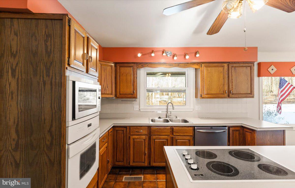 12620 Kahns Road Manassas, VA 20112 - Photo 22 of 68 Kitchen