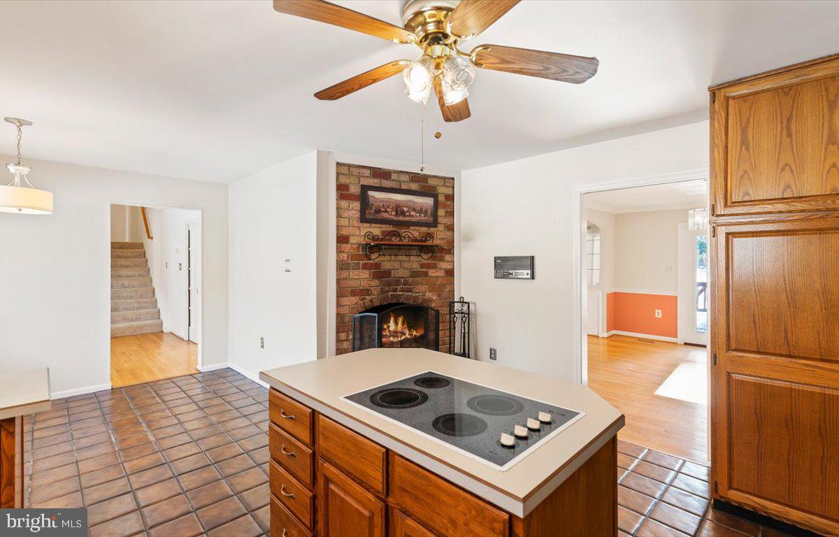 12620 Kahns Road Manassas, VA 20112 - Photo 25 of 68 Kitchen with fireplace