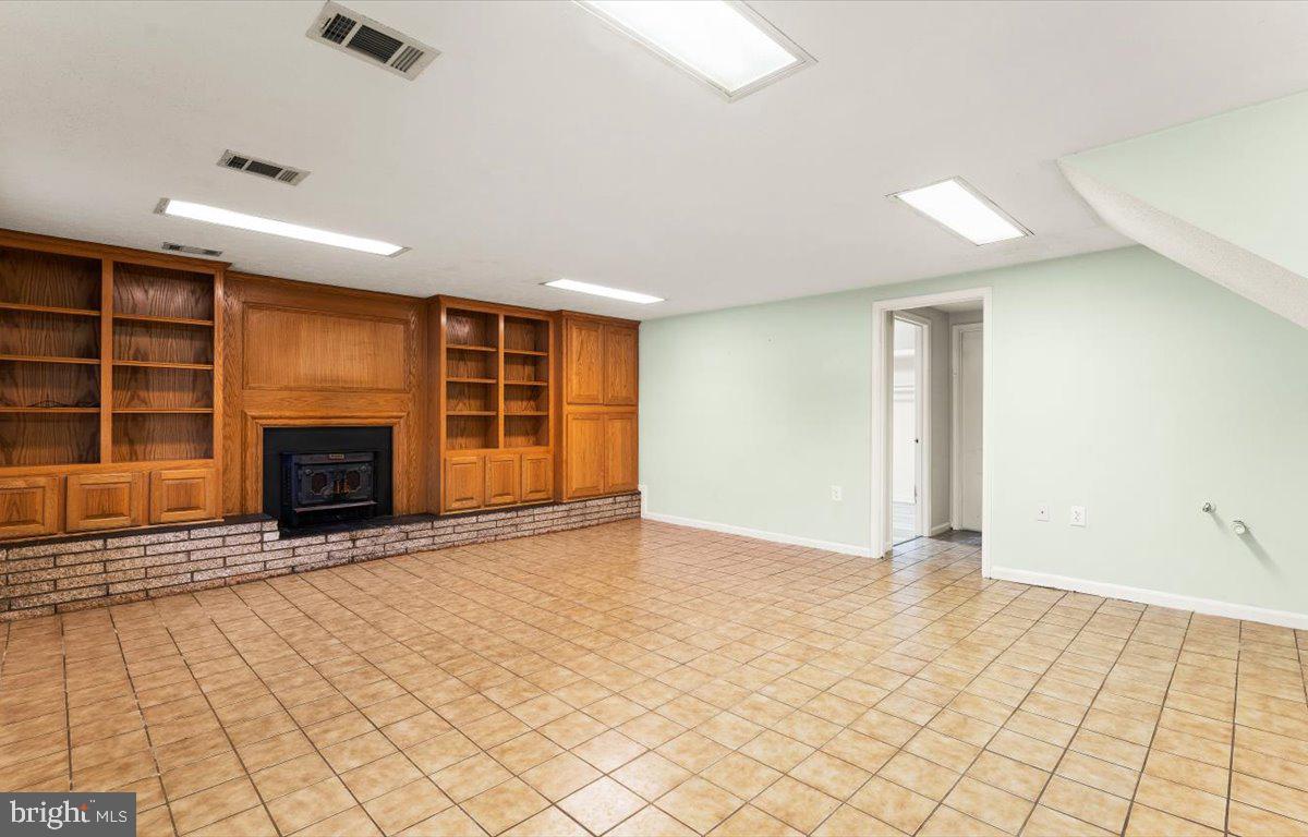 12620 Kahns Road Manassas, VA 20112 - Photo 42 of 68 Family room