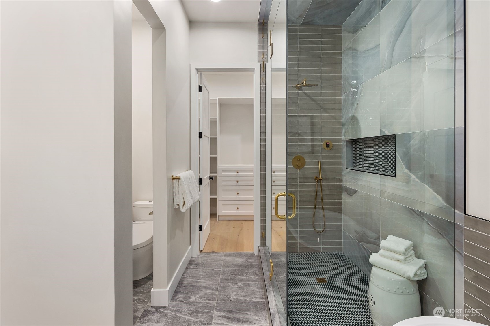 6601 39th Avenue Southwest Seattle, WA 98136 - Photo 24 of 40 a bathroom with a shower and toilet