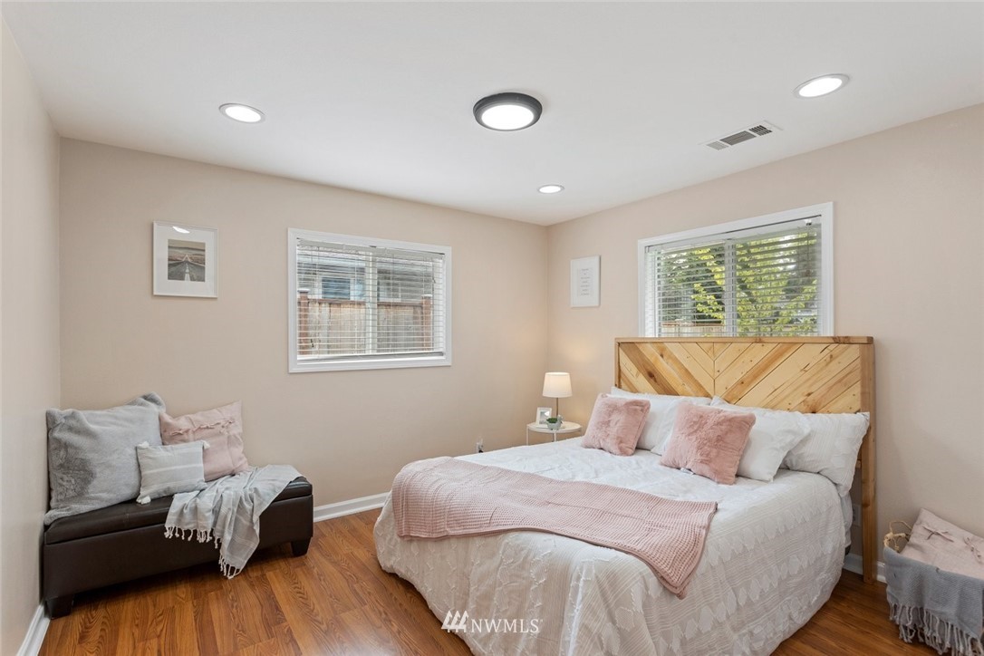 3907 Northeast 22nd Street Renton, WA 98056 - Photo 17 of 27